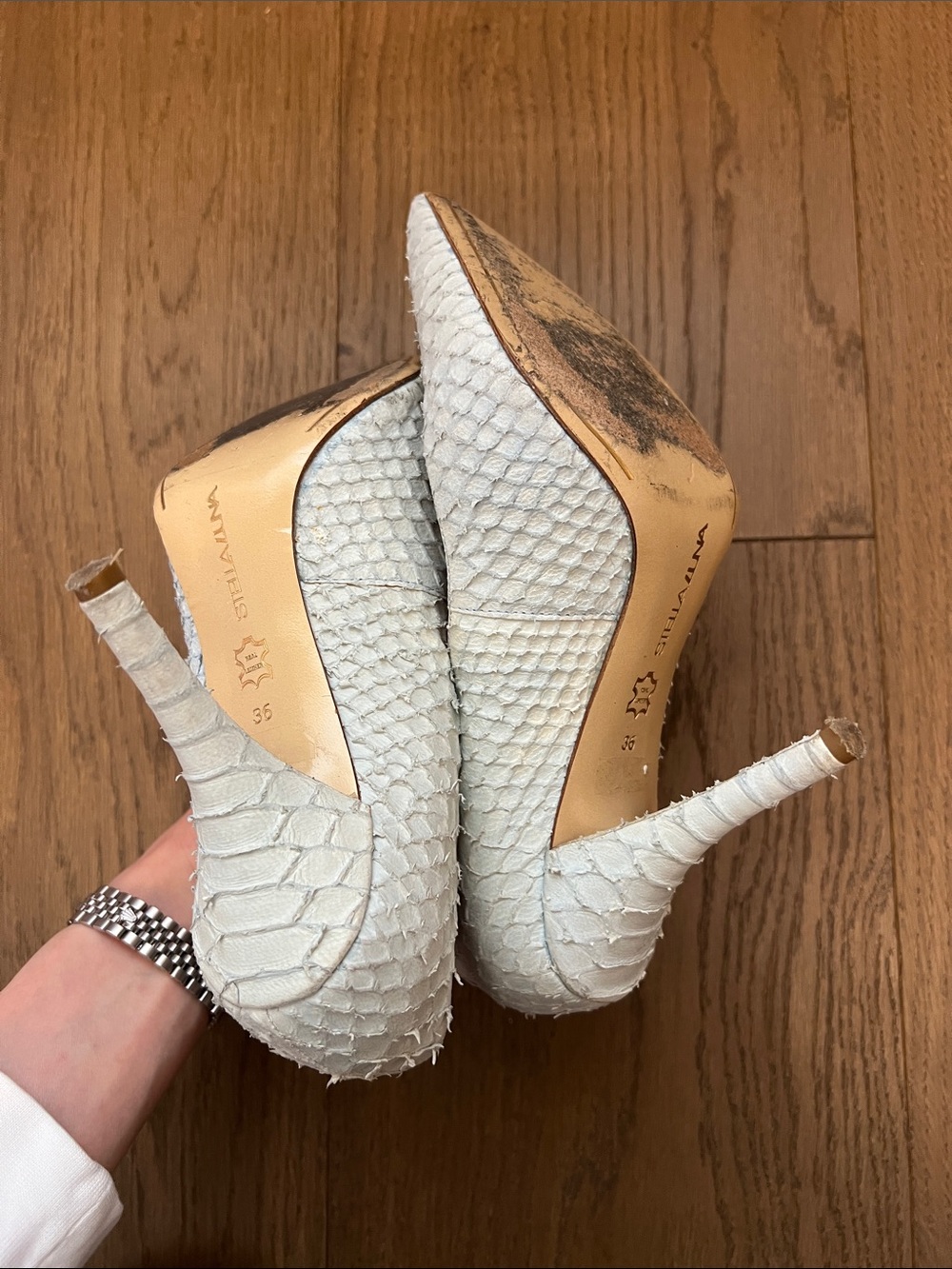 White Textured Pointed-Toe Pumps - Picture 7 of 8